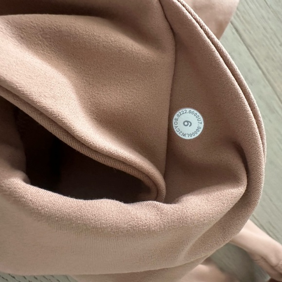 Lululemon - align Sports bra NWT - Picture 6 of 6